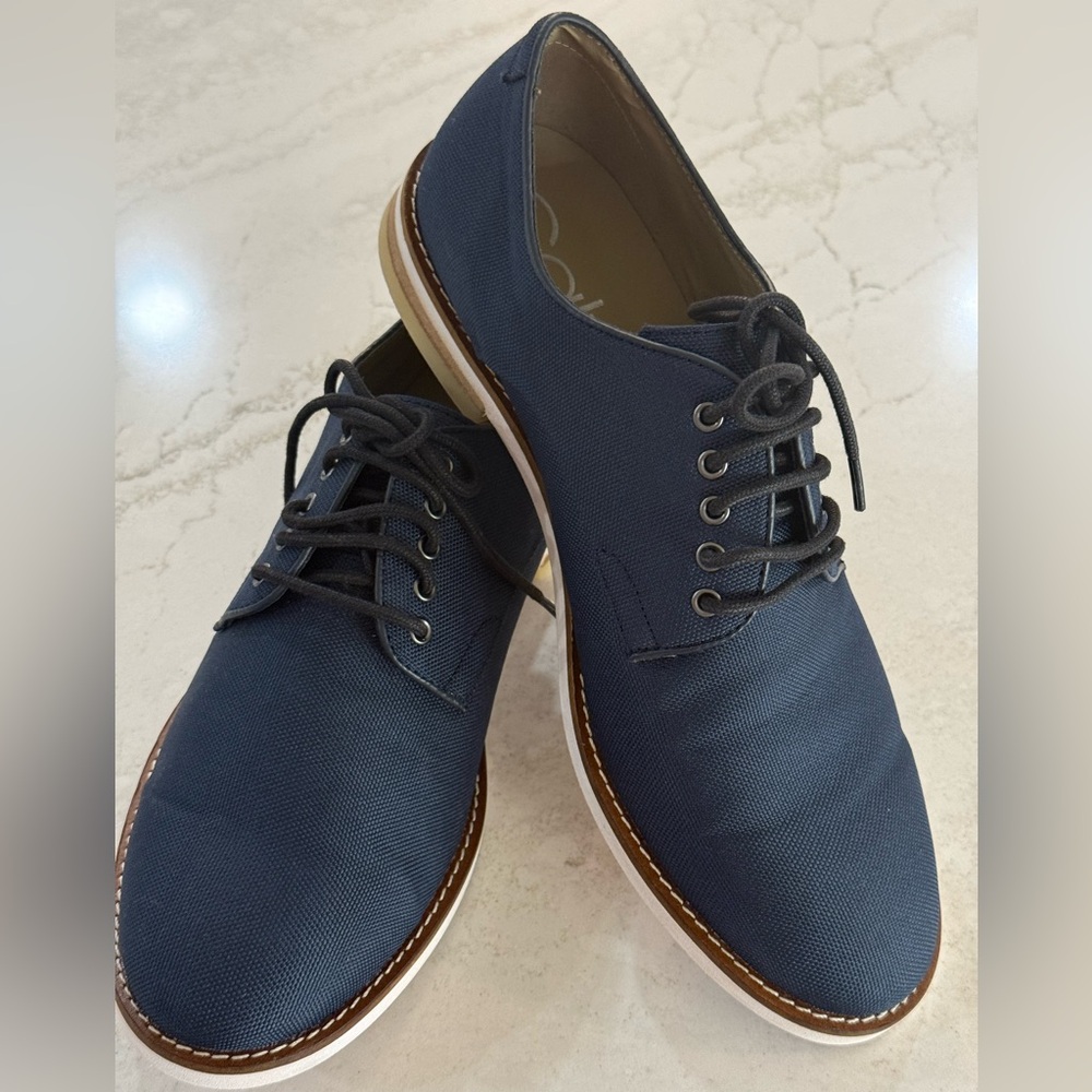 Calvin Klein Aggussie Derby Lightweight Shoes, Dark Blue Texture, Sz 9, EUc